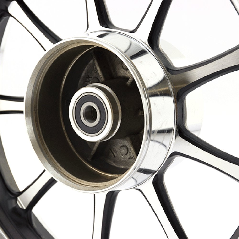 Multi-Spoke Wheel 4