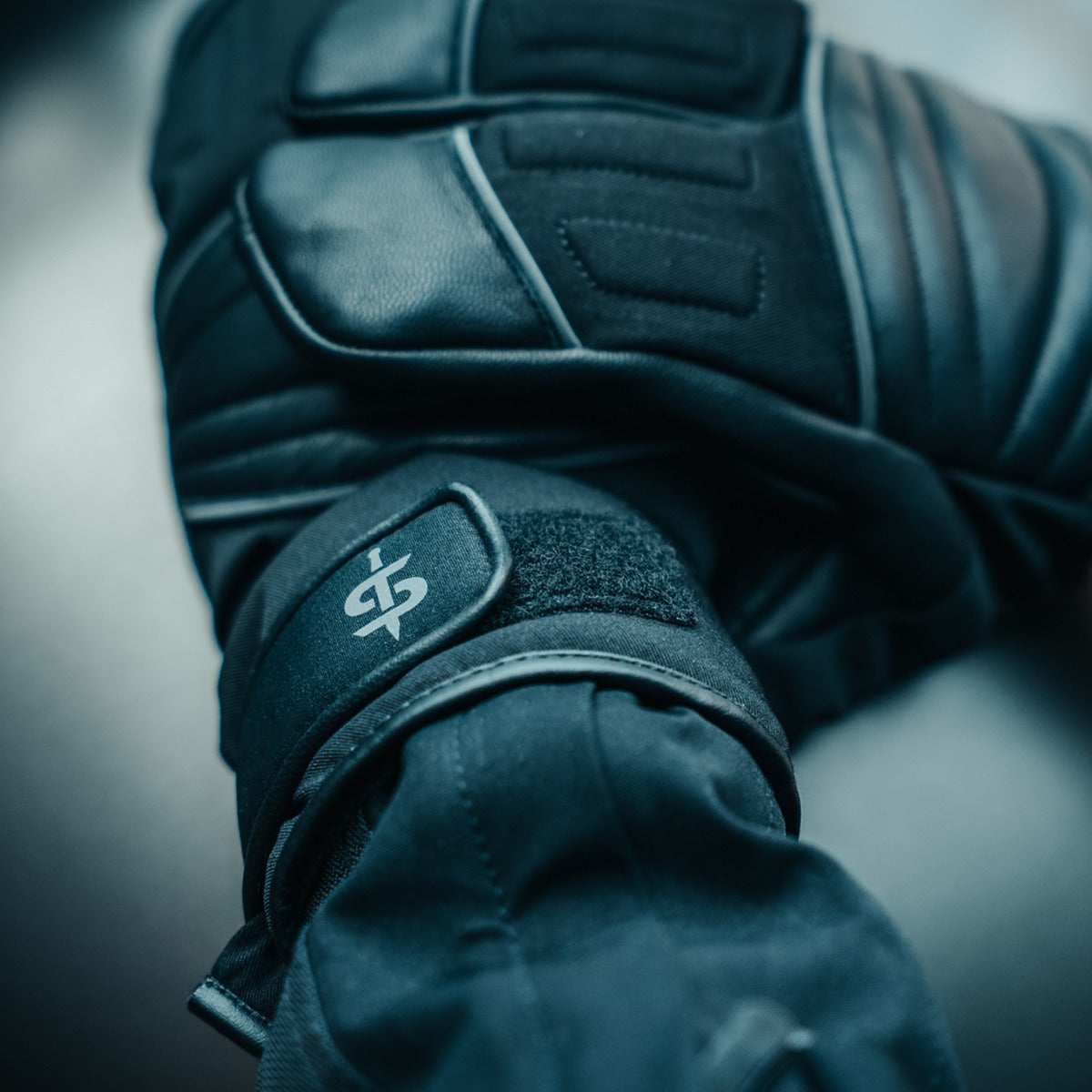 Spada Vulcan CE WP Mitt Black