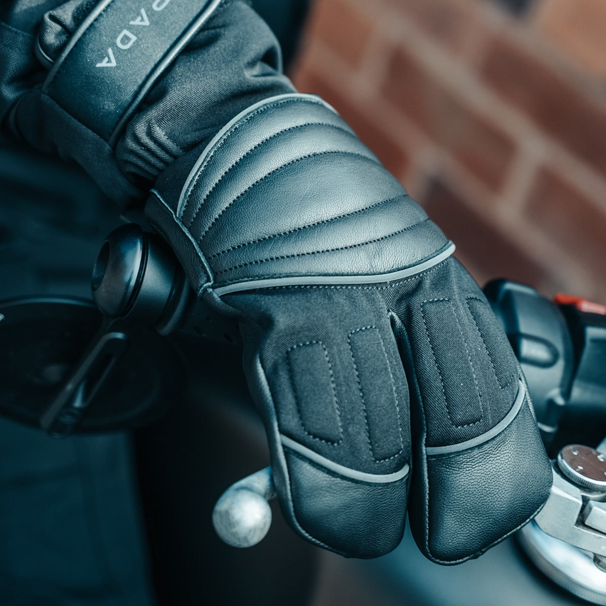 Spada Vulcan CE WP Mitt Black