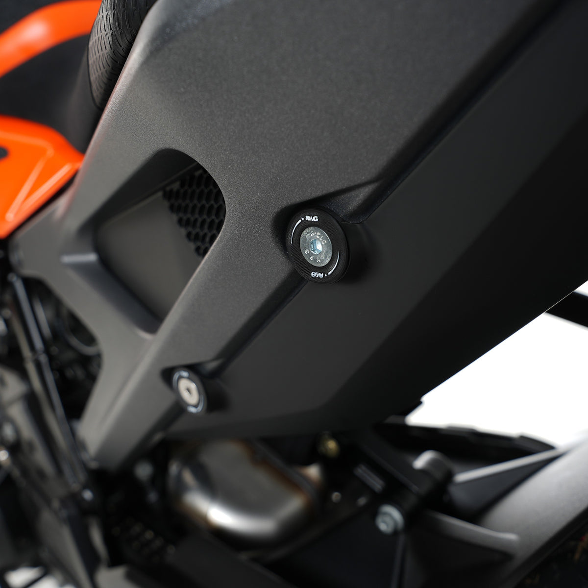 Exhaust Hanger & Rear Footrest Plate (set) for KTM 990 Duke 2024