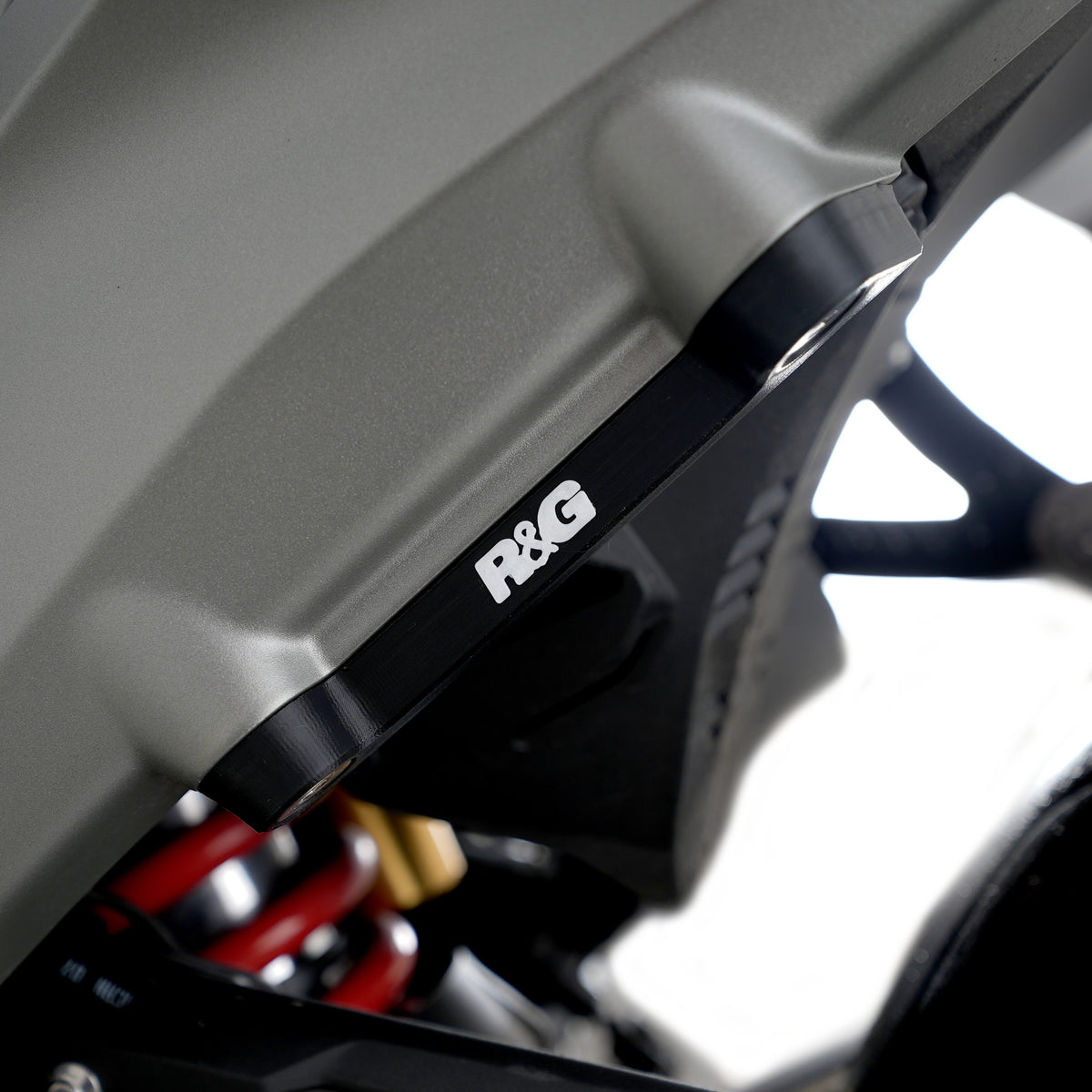 Exhaust Hanger & Blanking Plate kit, BMW R1300 R '25- & R1300 RS '25-