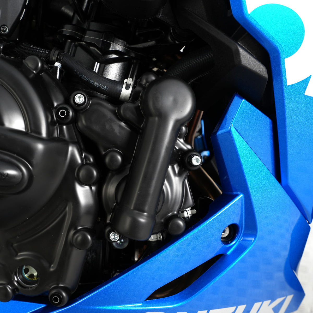 Engine Case Cover Kit (3pc) Suzuki V-Strom 800 DE / RE '23-,GSX-8R '24-, GSX-8TT ‘25- & GSX-8T '25-