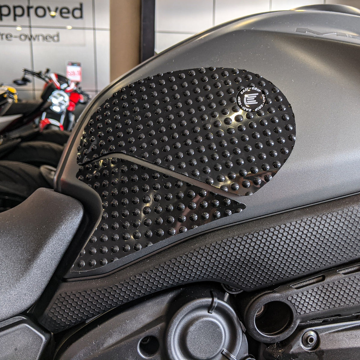 Eazi-Grip Ducati Monster '21-25 - EVO