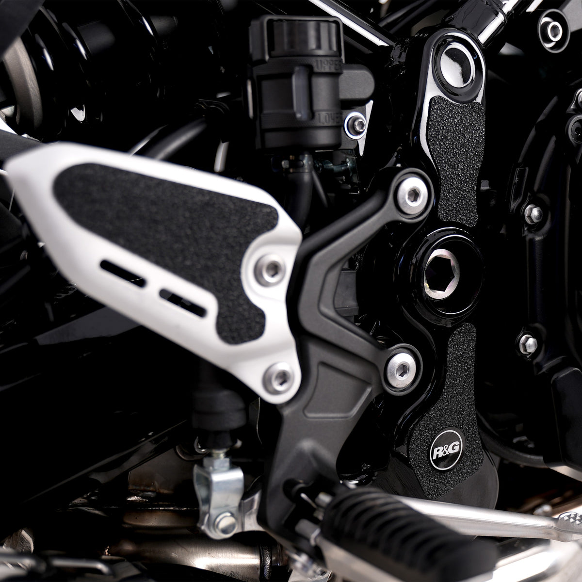 R&G Boot Guard Kit for Kawasaki Z900RS '21-