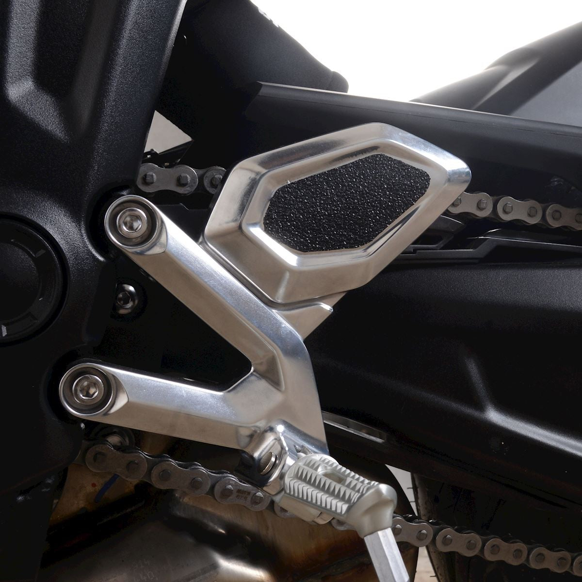 R&G Boot Guard Kit for Triumph Trident 660 '21-'25.