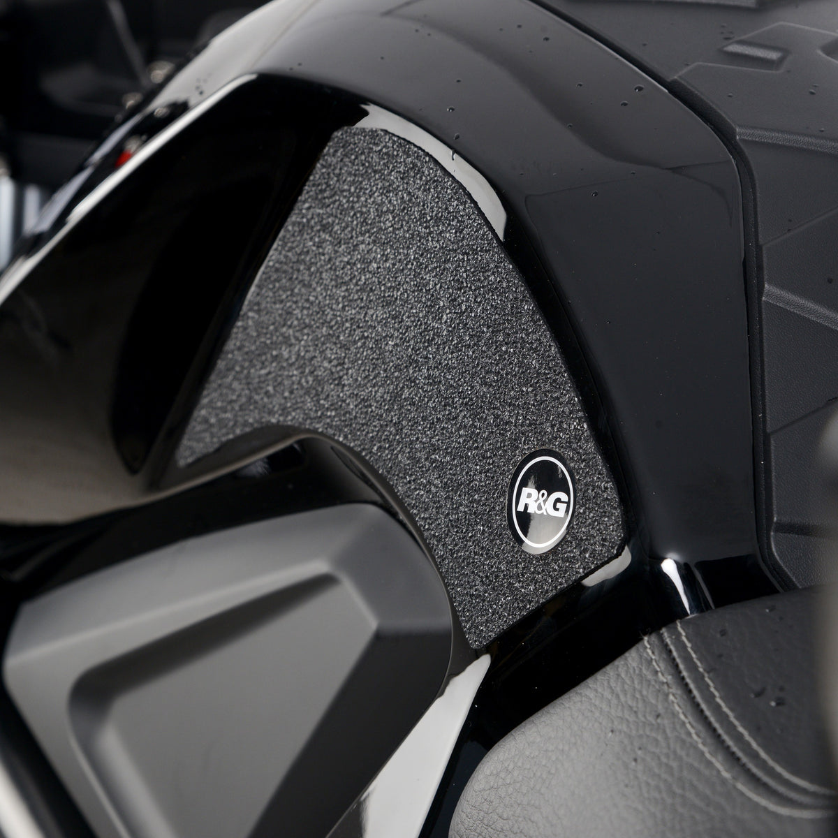 R&G Tank Traction Grips for Lexmoto LXR (SE) '21-25.