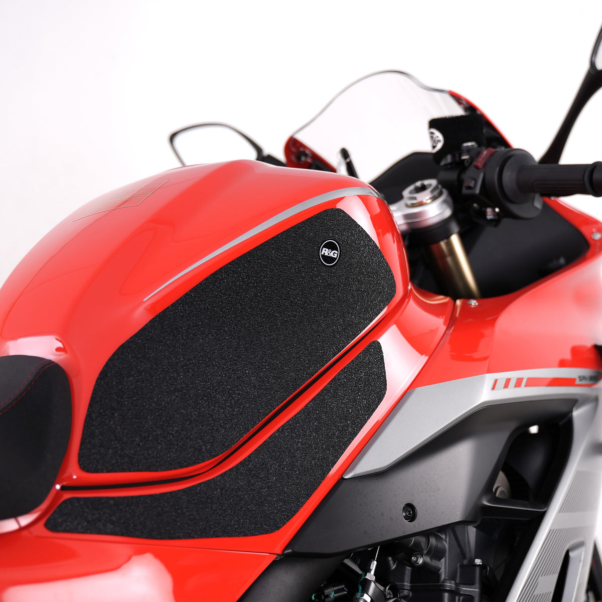 R&G Tank Traction Grip for QJMOTOR SRK 800 RR '25- (4 Piece Kit)