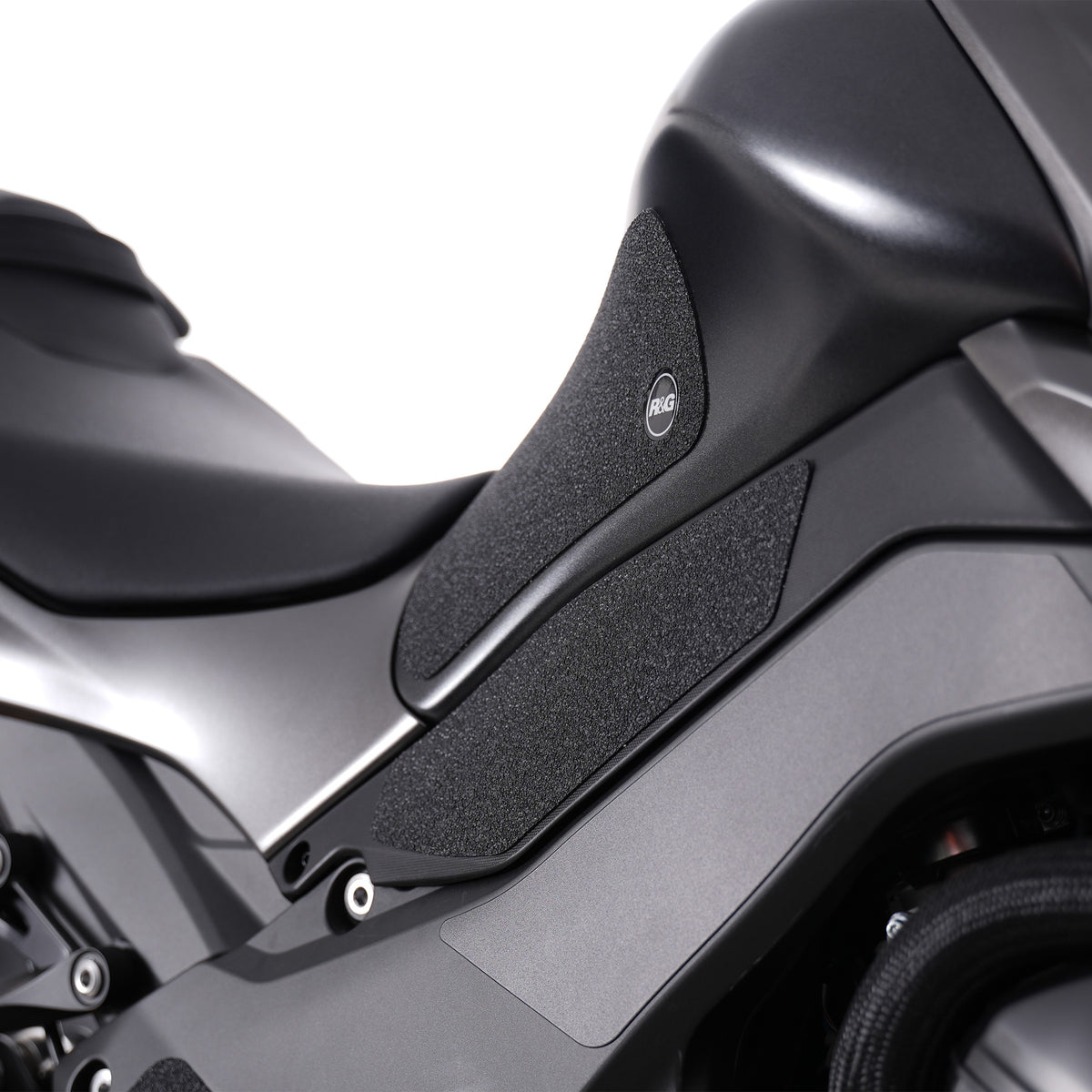 R&G Tank Traction Grip for Kawasaki Z1000 '14-'22, Z1000R '17- & Z1100 '26-