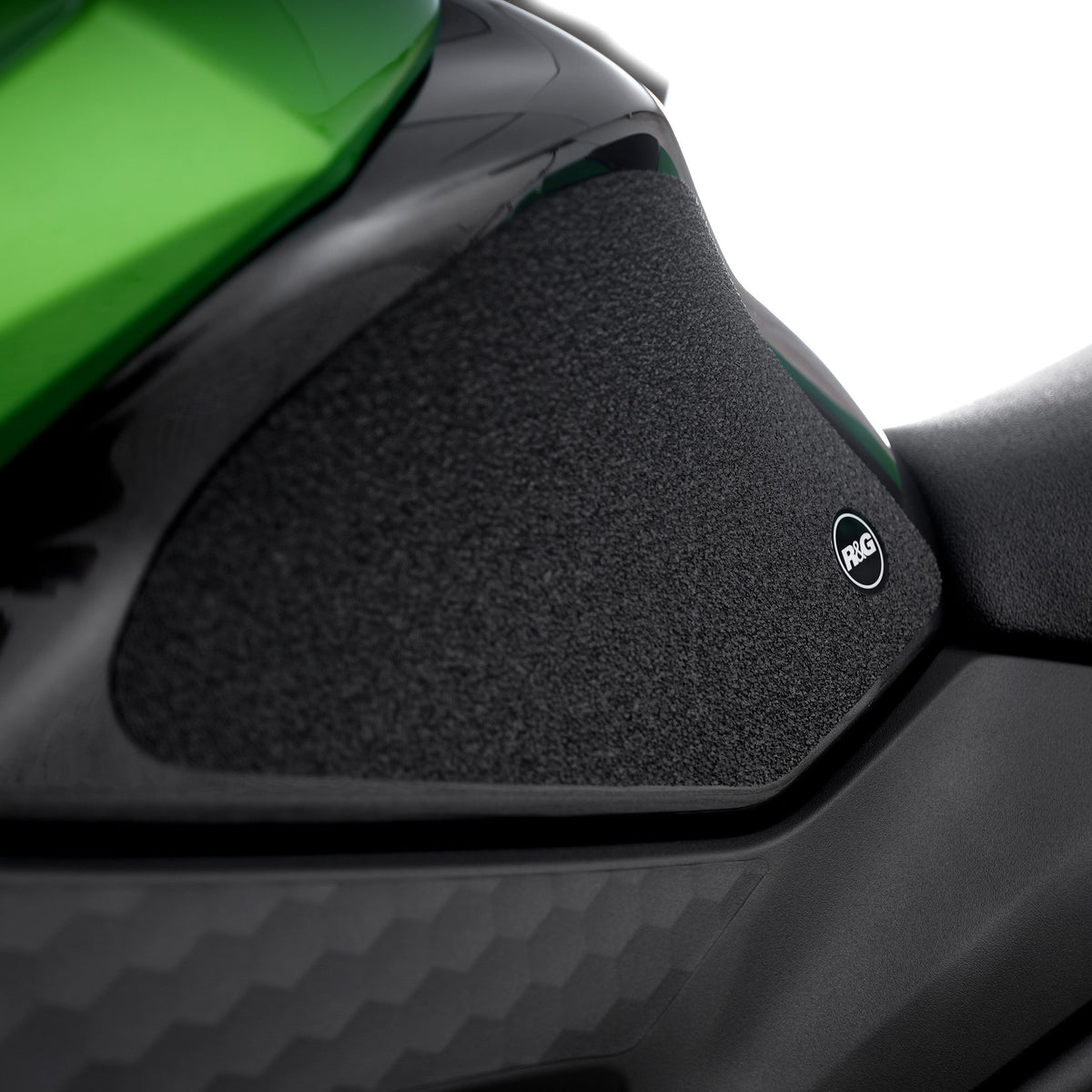 R&G Tank Traction Grip for Kawasaki Z650 S ‘26-, Z650 '17- & Ninja 650 '17-