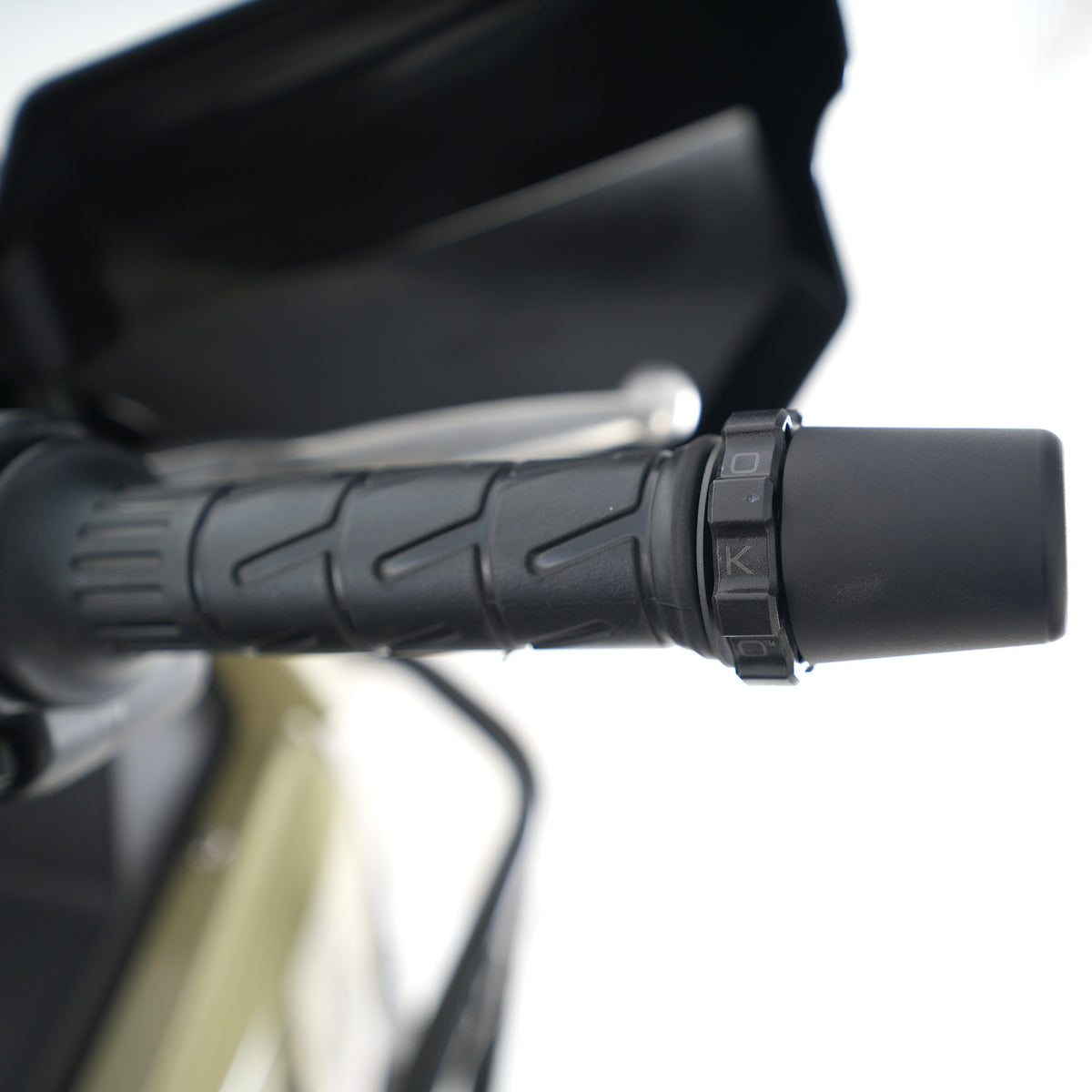 Kaoko Throttle Stabilizer for Kawasaki Z650 S ‘26-, Z1100 '26-, ZX-12, ZX-14, F1400 GTR ('13-), Versys 1100 (’25-) & 9 others (with heated or non-heated grips)