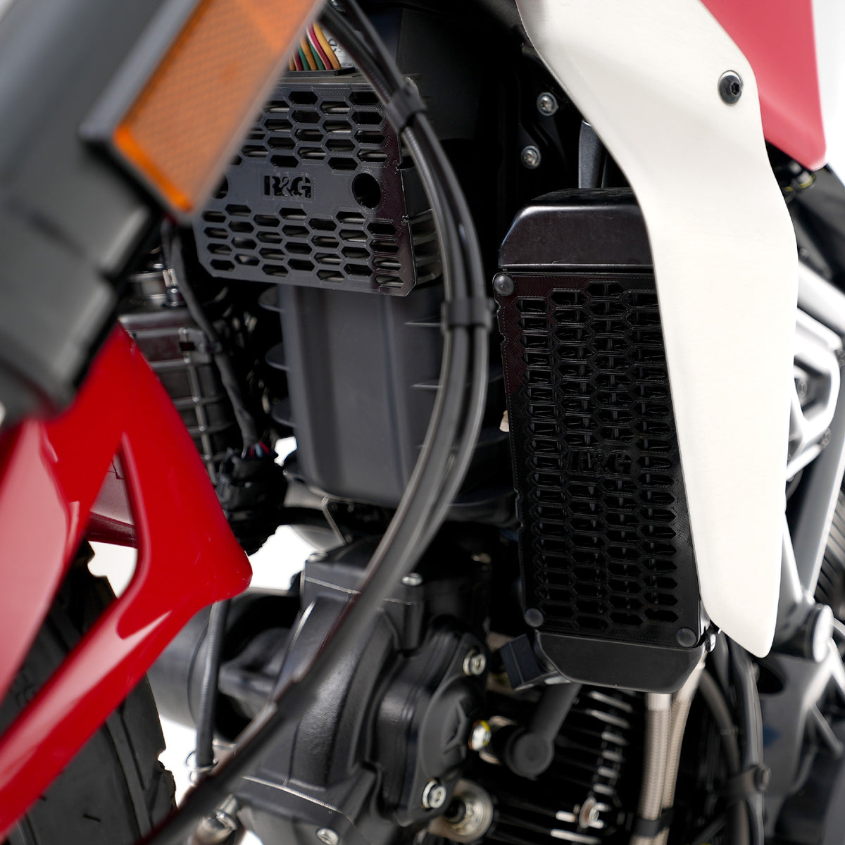PRO Oil Cooler Guard for Ducati Scrambler 800 Full Throttle ’23-, 10th Anniversary Rizoma Edition ’26-, Scrambler Icon ’15-, Scrambler Icon Dark ’20- & Scrambler Nightshift ’23- & 9 more.