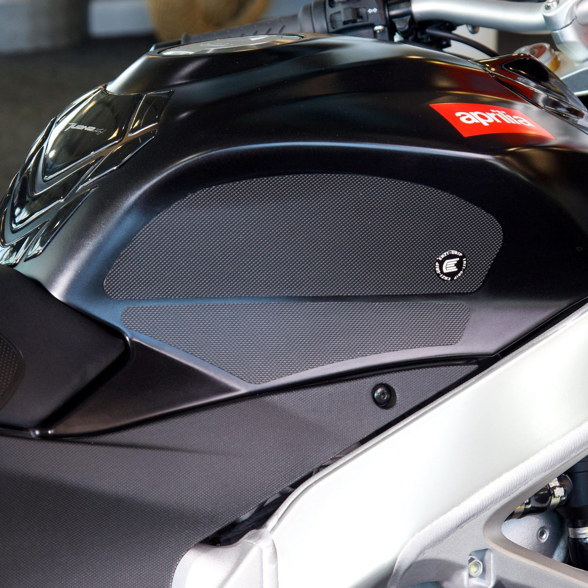 Eazi-Grip Aprilia RSV4 '08-20 - PRO