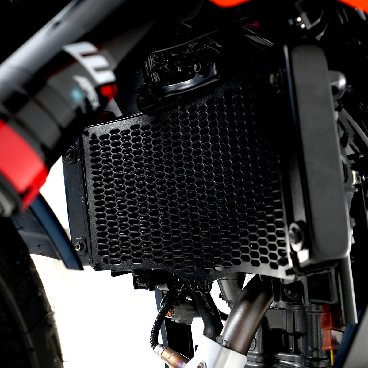 PRO Radiator Guard for KTM RC 390 / 125 / 200 '22-, Duke 125/250/390 '24-,Husqvarna Vitpilen 401 '24-