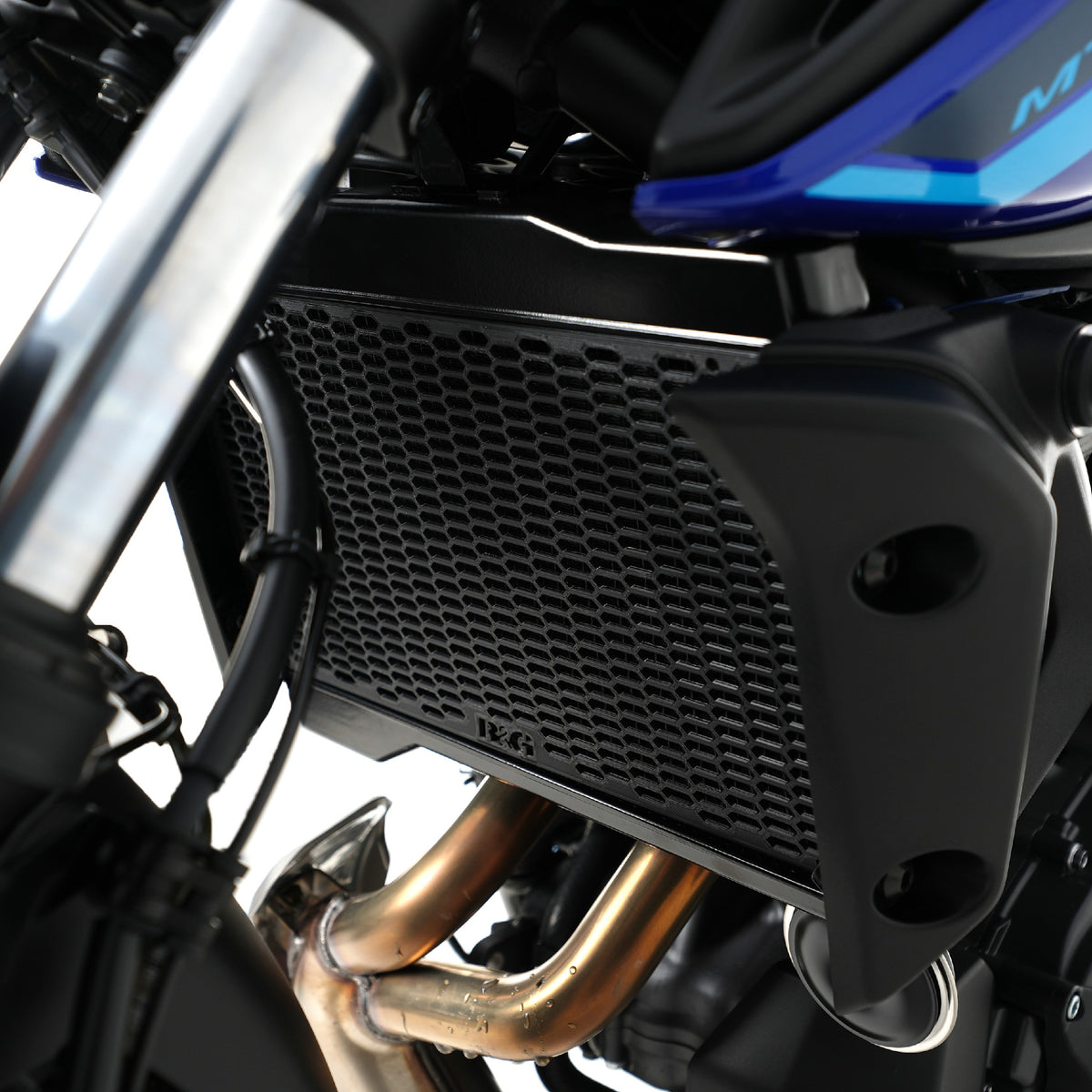 PRO Radiator Guard For Fantic Caballero 700 '23-, Yamaha Tenere 700 '25-, Tenere 700 Rally '26-, MT-07 '14- '24, Tracer 7(GT) '21- XSR700 '16-, Tracer 700 '16-'20 & XTZ 700 Tenere '25-