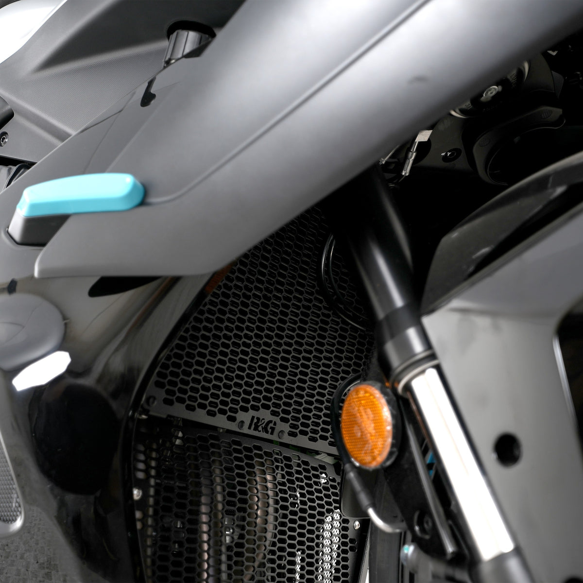 PRO Radiator Guard for Honda CFMoto 675 SR-R '25- & 675NK ‘25-