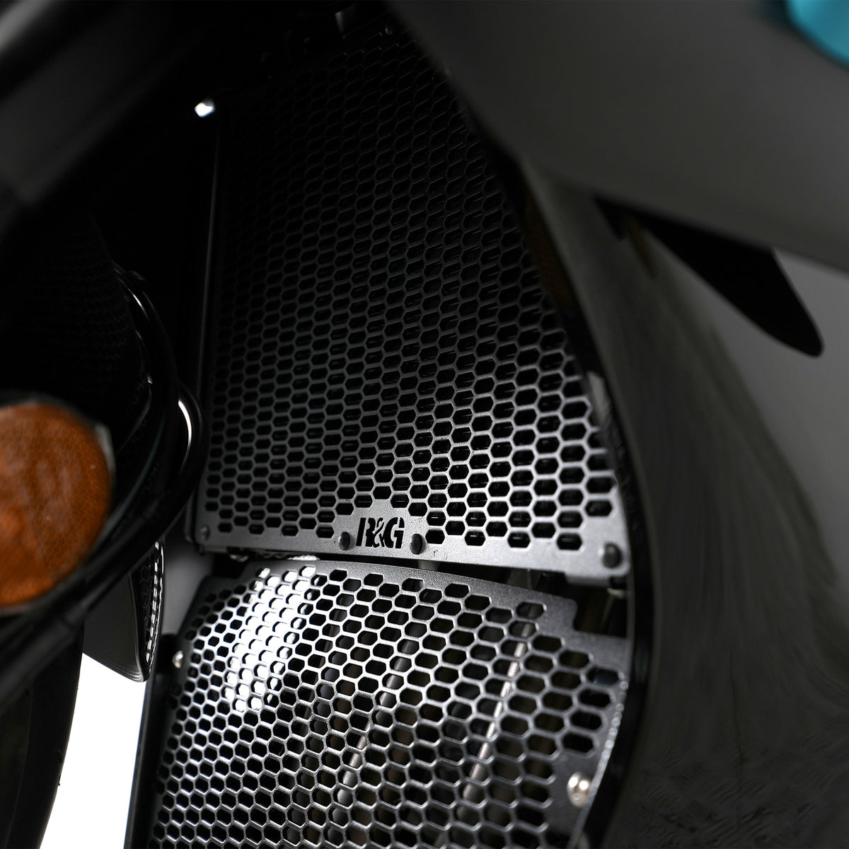 PRO Radiator Guard for Honda CFMoto 675 SR-R '25- & 675NK ‘25-