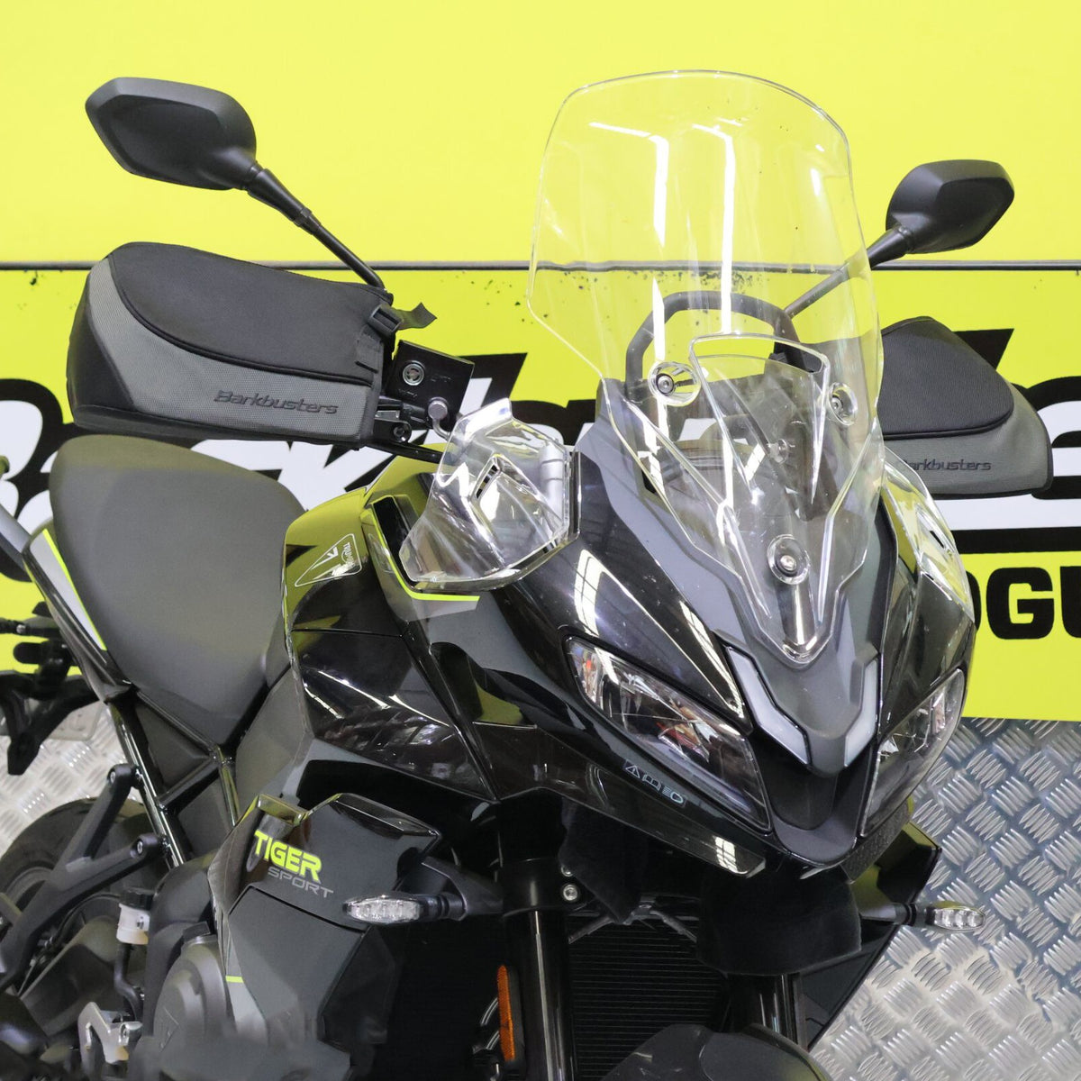 BarkBusters Handguard Kit Single Point Mount: Triumph Tiger Sport 800 '25-