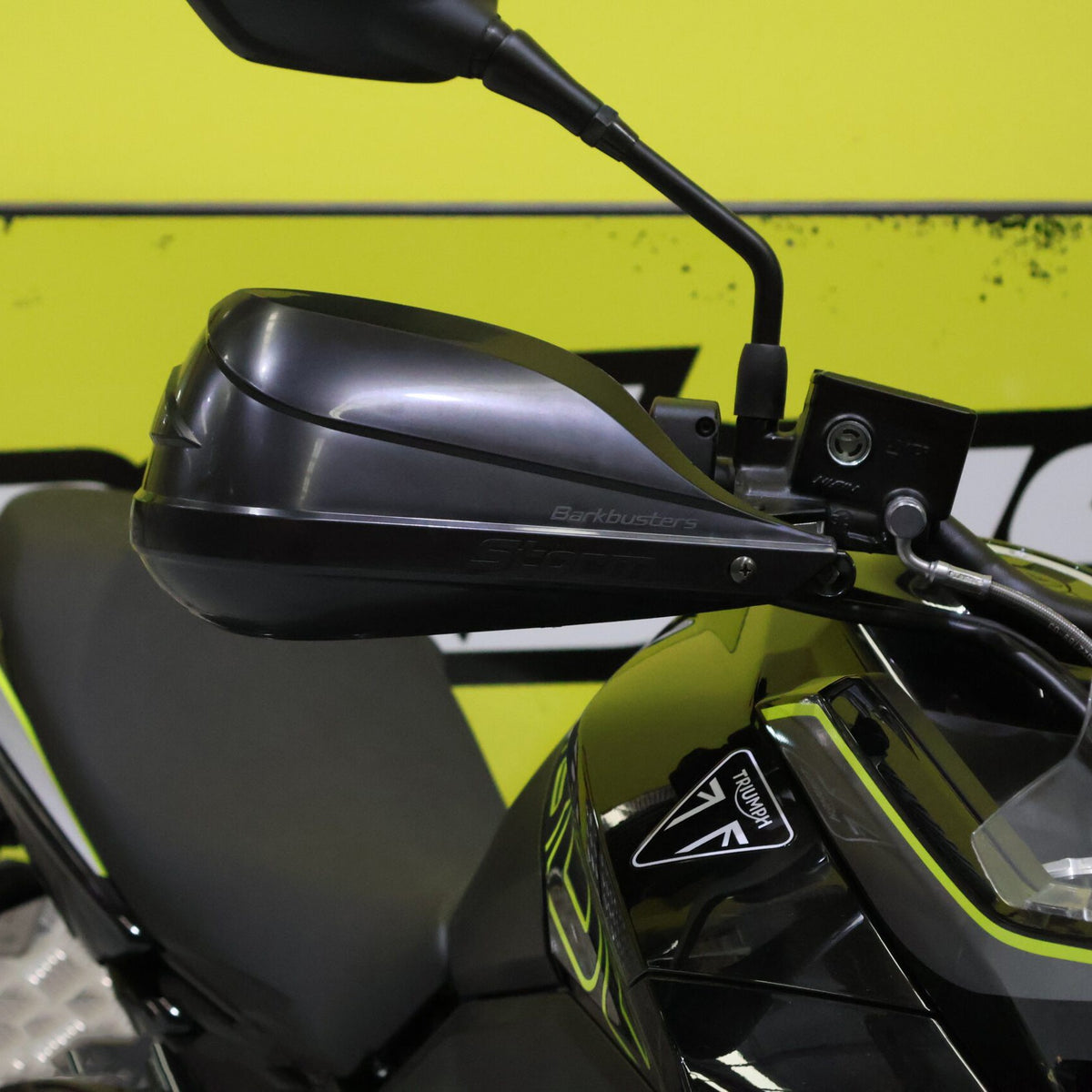 BarkBusters Handguard Kit Single Point Mount: Triumph Tiger Sport 800 '25-