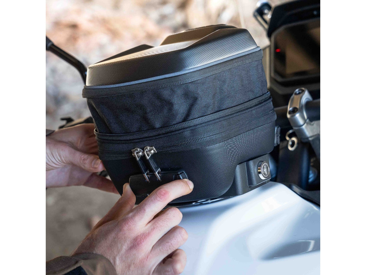 SHAD Click System Expandable Tank Bag E03CLP