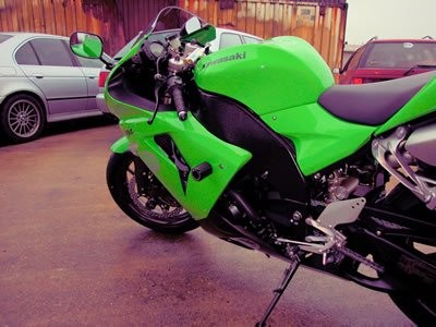 Crash Protectors - Classic Style for Kawasaki ZX-10R '06-'07 c/w Water Bottle.